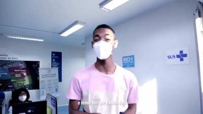 A melhor campanha contra o coronavírus que vocês vão ver hoje é um vídeo feito por um jovem morador da favela da Maré (no Rio), com apoio da Fiocruz e da ONG Redes da Maré