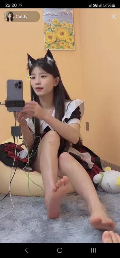 Cute Asian Feeties