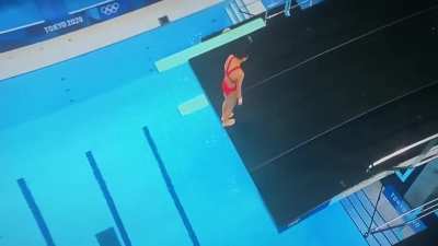 14 year old sets Olympic record.