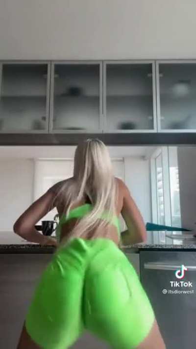 Classic bimbo