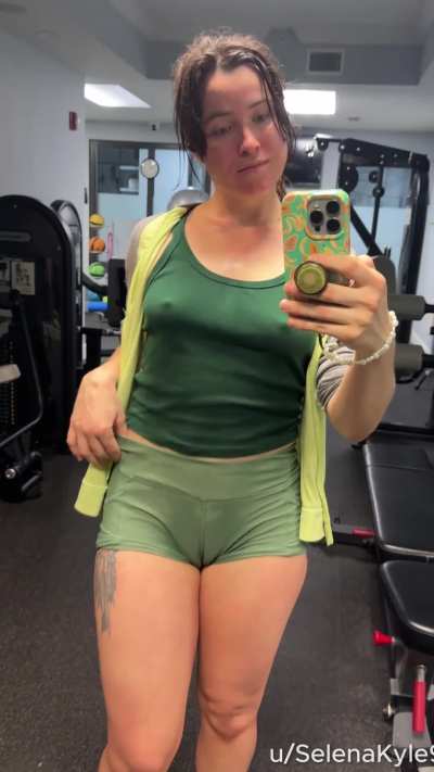 This Quick Gym Sweat Really Brought Out my Pokies & Camel Toe
