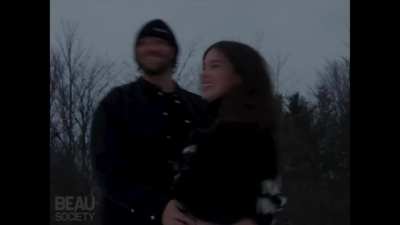 Hailee Steinfeld is pregnant!!! (Announcement vid)