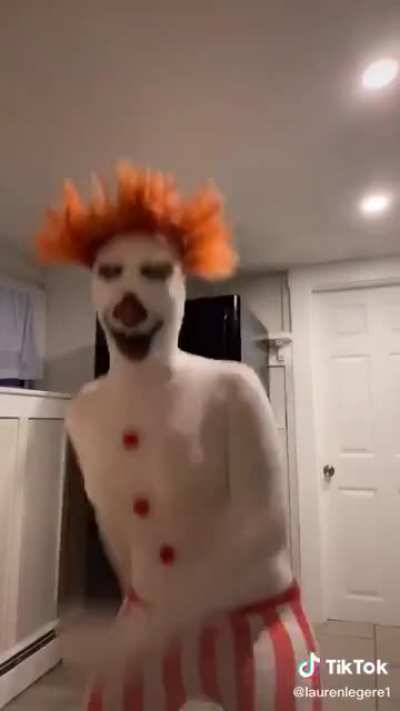 Clowns do be freaky