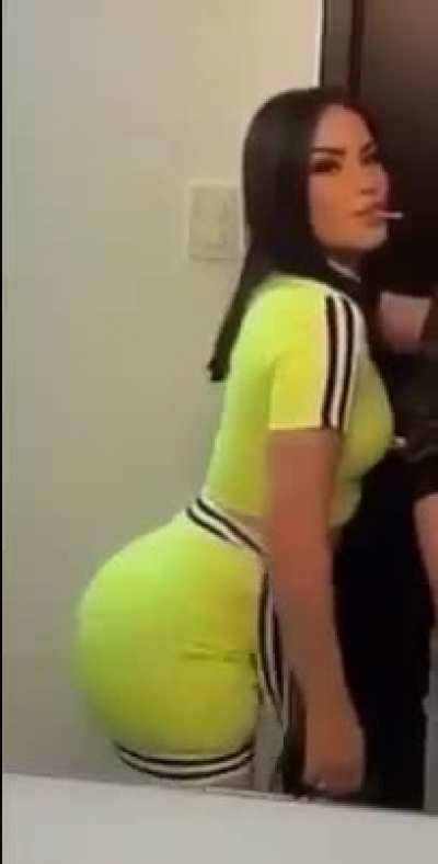 Que rico mueve su culo