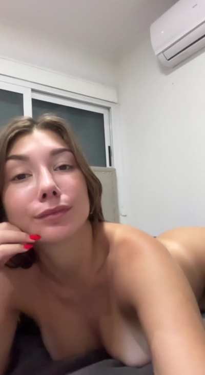 i will send nudes videos to everyone who upvotes me and says hot and I'm horny now text me 📩