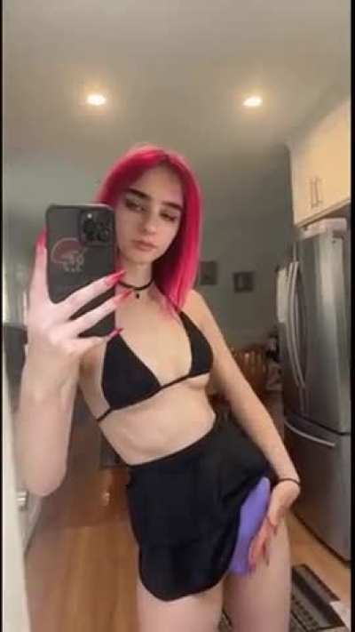 I love sending my shemale cock to a random redditor here drop a 🍆 if you want some ;)