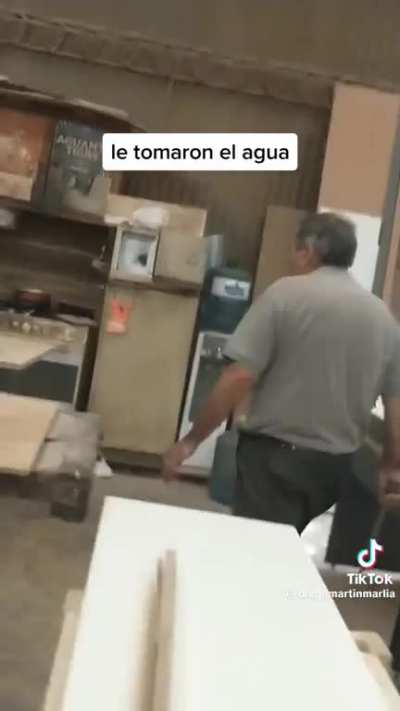 Le tomaron el agua.