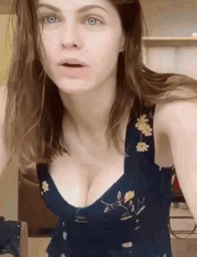 Alexandra Daddario 