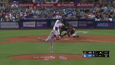 Dodgers put their hands up