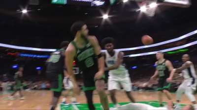 [Highlight] Jayson Tatum spinning his way for an And-1