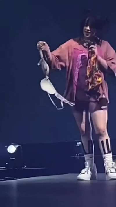 I would eat Billie Eilish’s ass with no hesitation