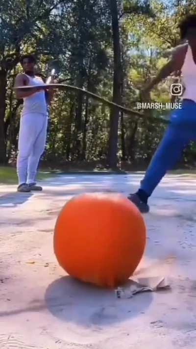 DONG 
