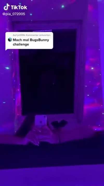 Tiktok mit Tanga