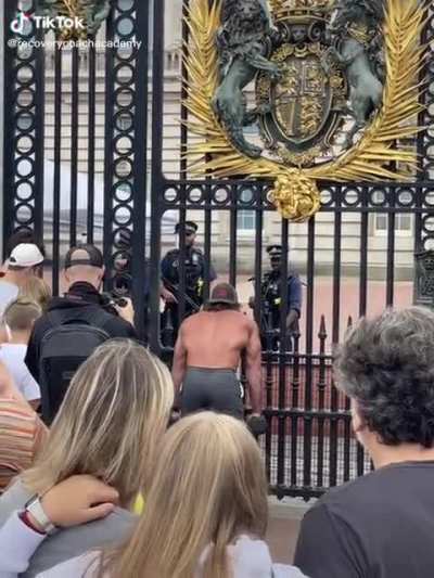 I realize this is very low-hanging fruit, especially since my last post here was Liver King at the 9/11 memorial...but dude, come on. Had to get a pump in while people are actively mourning?? (and I'm not even a fan of the Queen)