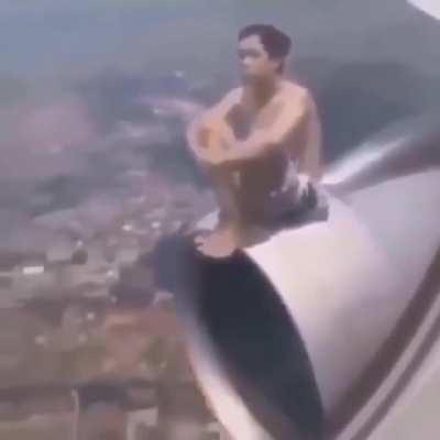 Yo sabiendo que no aparecerse en el mclmi😓