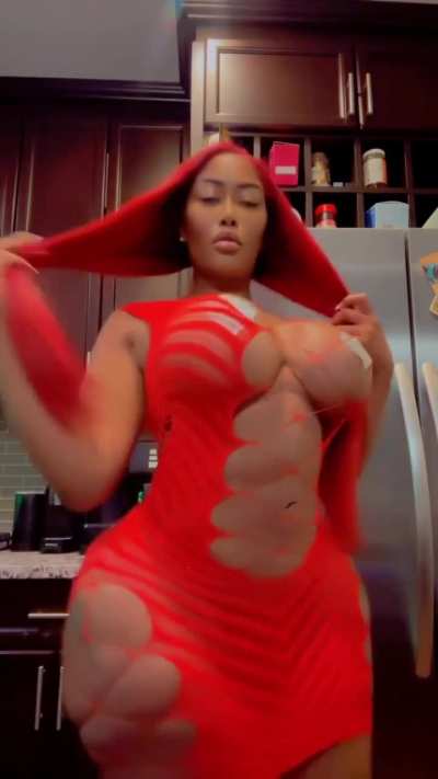 Yall can never make me hate Moriah M. I love that supped up huge fake ass
