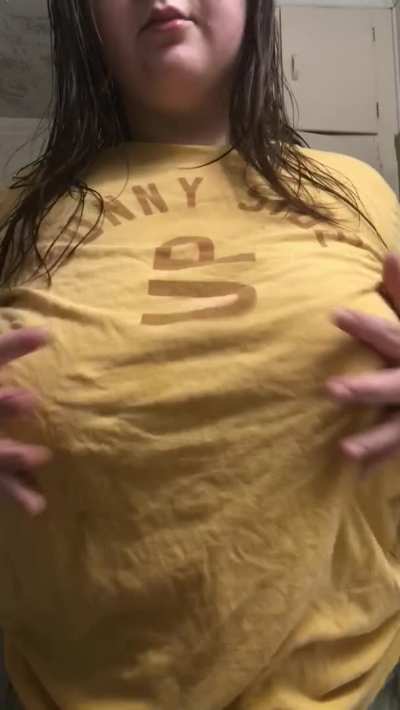 your cock would look good between my tits, don’t you think? :P