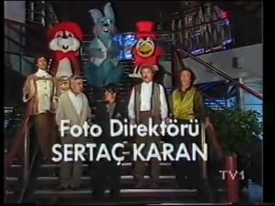 Dolar 1.5 TL. Kimse sosyal medya da gösteriş peşinde değil. Kadınlarda ego yok. Annanem sobanın üstünde kestane ve portakal kabuğu kızartıyor. Müzik, Oyun, Film ulaşması zor ama keyfi tam yerinde. Özledim. JelibonSelami doğmamış.