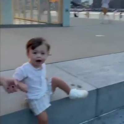 To shake it like her