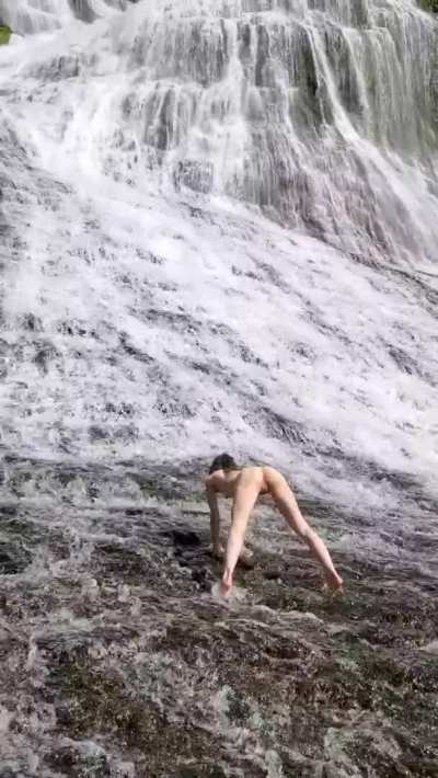 Playful nymph-O twerking on nature's playground 💦😋🧚‍♀️