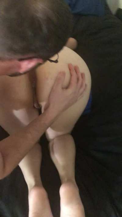 Cleaned up her bulls cum like a good cuck would 😊