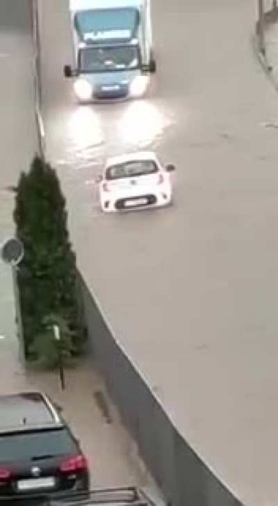 Не трамв<wbr>ай, объедет