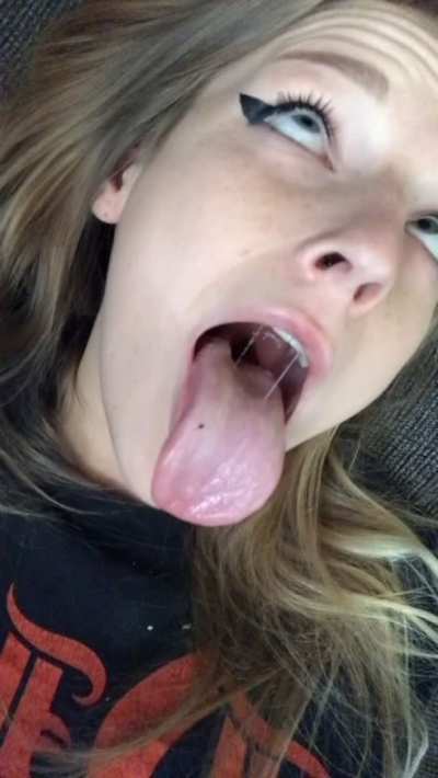 I bet I could make you addicted to my tongue 👅