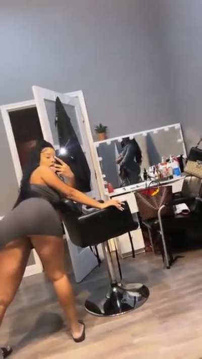 🍑🤳🏻