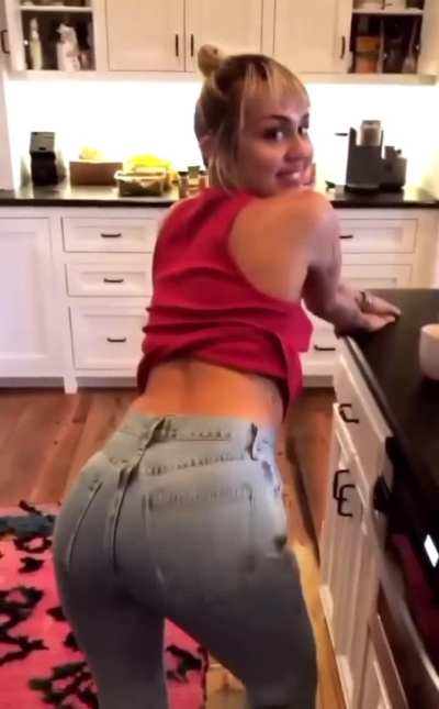 smokin' hot Miley!