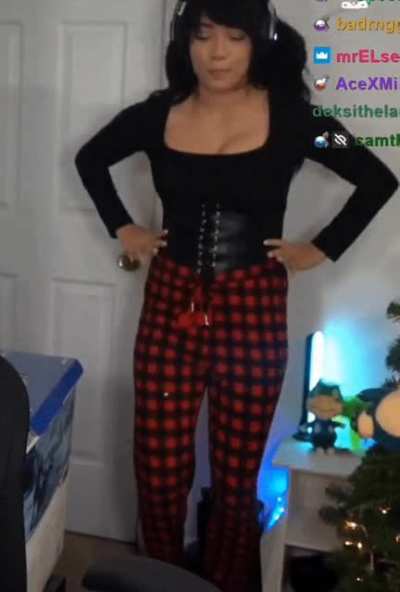 Look at her tits bounce.