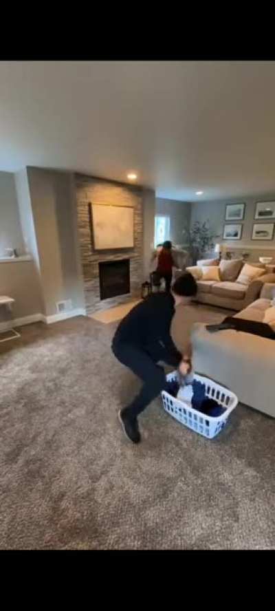 Burglar vs house owner