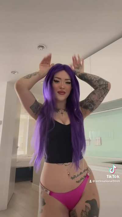 Classic egirl @int3<wbr>rnati<wbr>onal3<wbr>th0t