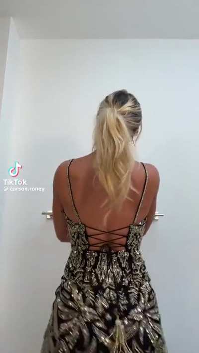 Holy fuckkkk she knows how to move it. Message meee