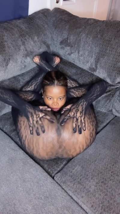 Training for autoc<wbr>unnil<wbr>ingus in my new body stocking 🤘🏾