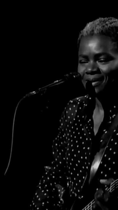 Tracy Chapman singing Stand By Me brought smiles to my heart. Thought to share