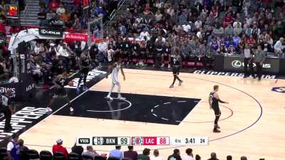 [Highlight] Curry with another 3 to further extend the Nets lead!