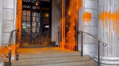 Just Stop Oil supporters sprayed orange paint from fire extinguishers onto the Home Office, the MI5 building, the Bank of England and the headquarters of News Corp at London Bridge.