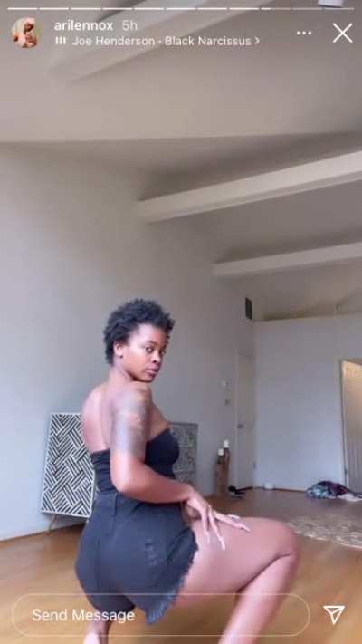 Ari Lennox