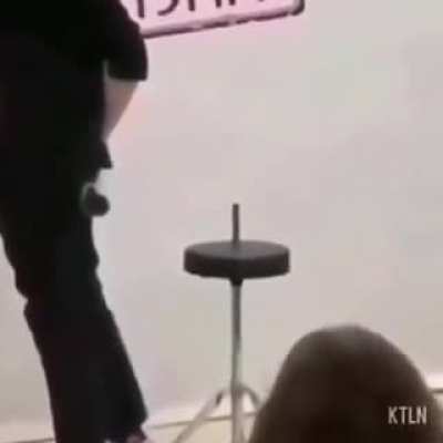 Не крутись на стуле