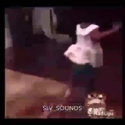 Elmo vs a little girl.