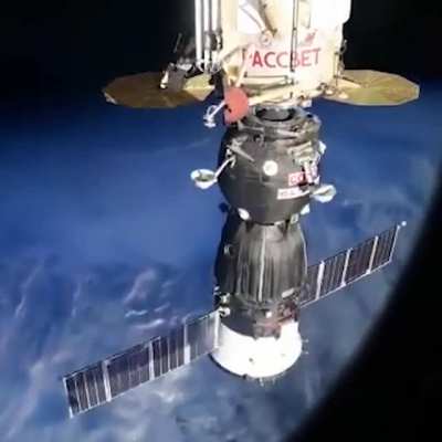 An incredible timelapse of a Soyuz spacecraft docking with the International Space Station. Credit: Oleg Novitskiy/Roscosmos