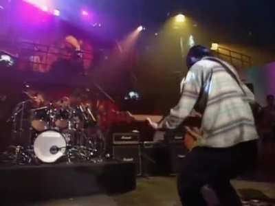 Primus Blasting Away To 