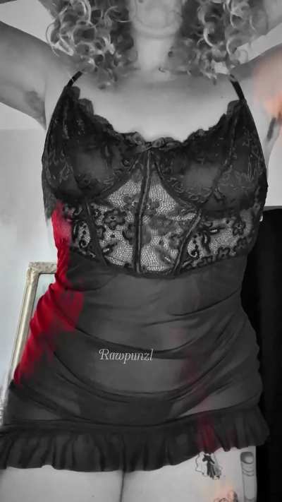 Some things deserve color. Mommy in red is one of them. Now be a good simpy and show some appreciation 🫴🏻💸🫦
