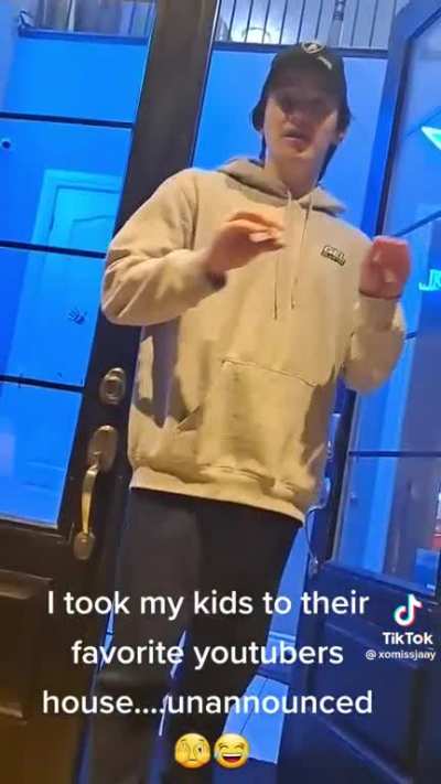 Mom who thinks it’s okay to show up at a YouTuber’s house unannounced