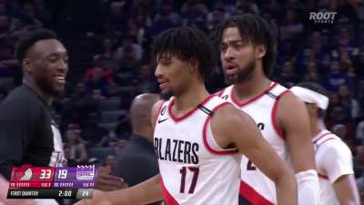 [Highlight] Sharpe gets a steal and throws down a casual windmill in transition