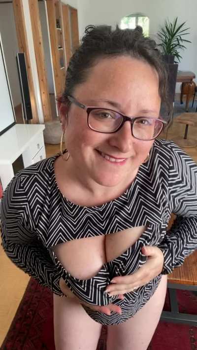 Would you bend over a 40 year old mommy of two? Asking for me.