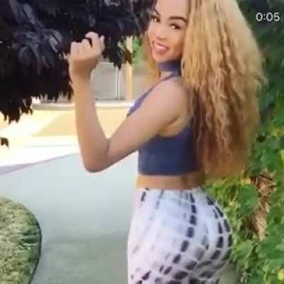 Sexy Fat Jiggly Ass😍🍑🍑