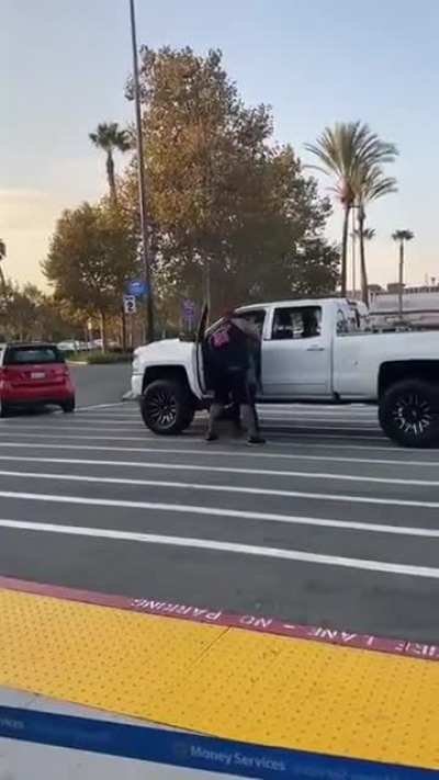Little guy in big truck vs Big guy in Smartcar