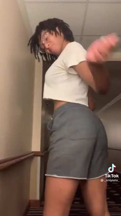 😋