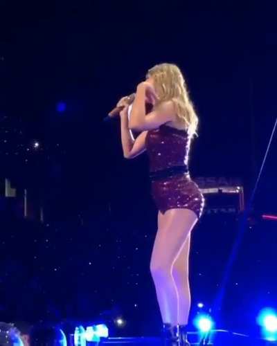 she is amazing 🎤🎶